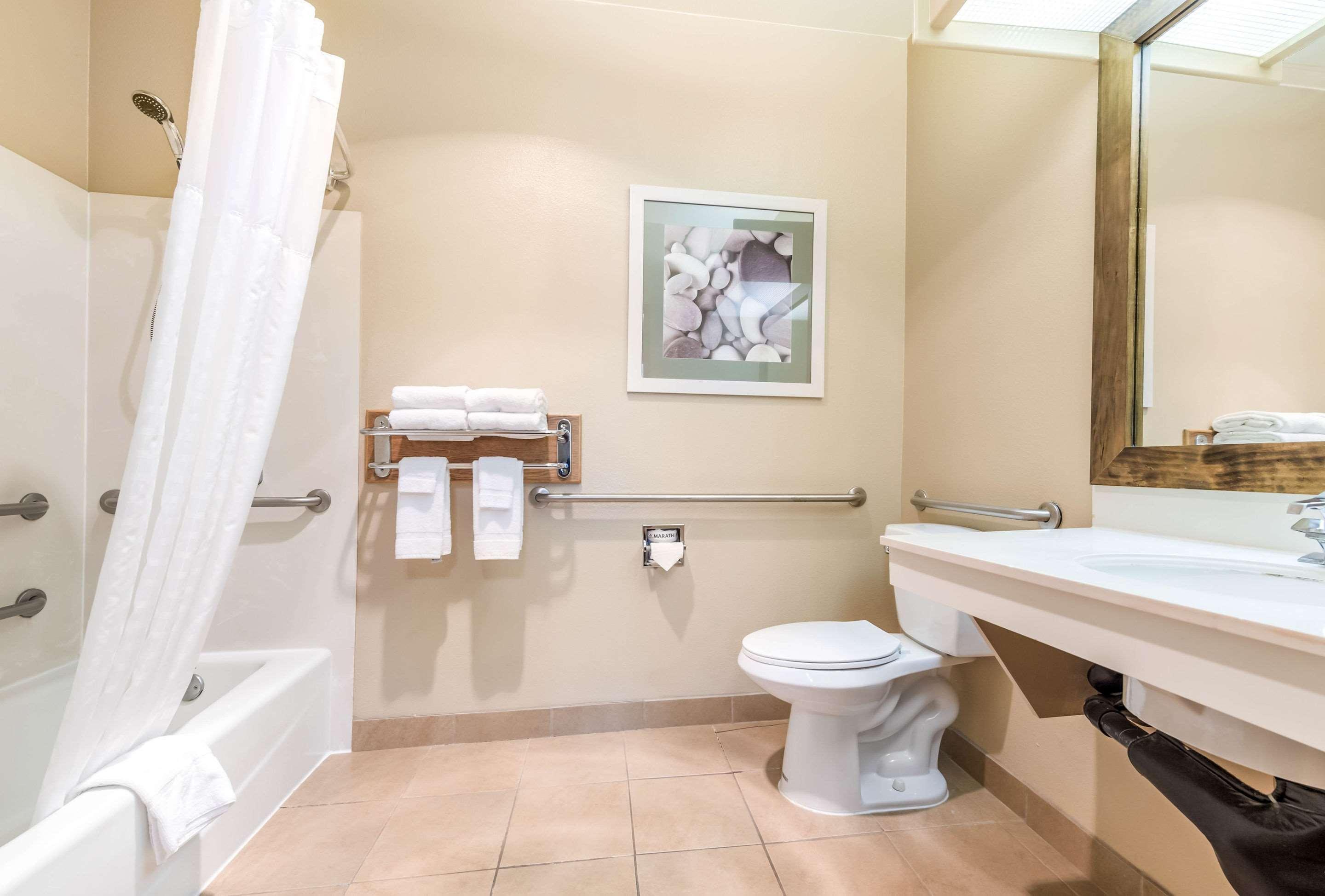 Quality Inn & Suites Bainbridge Island Екстериор снимка