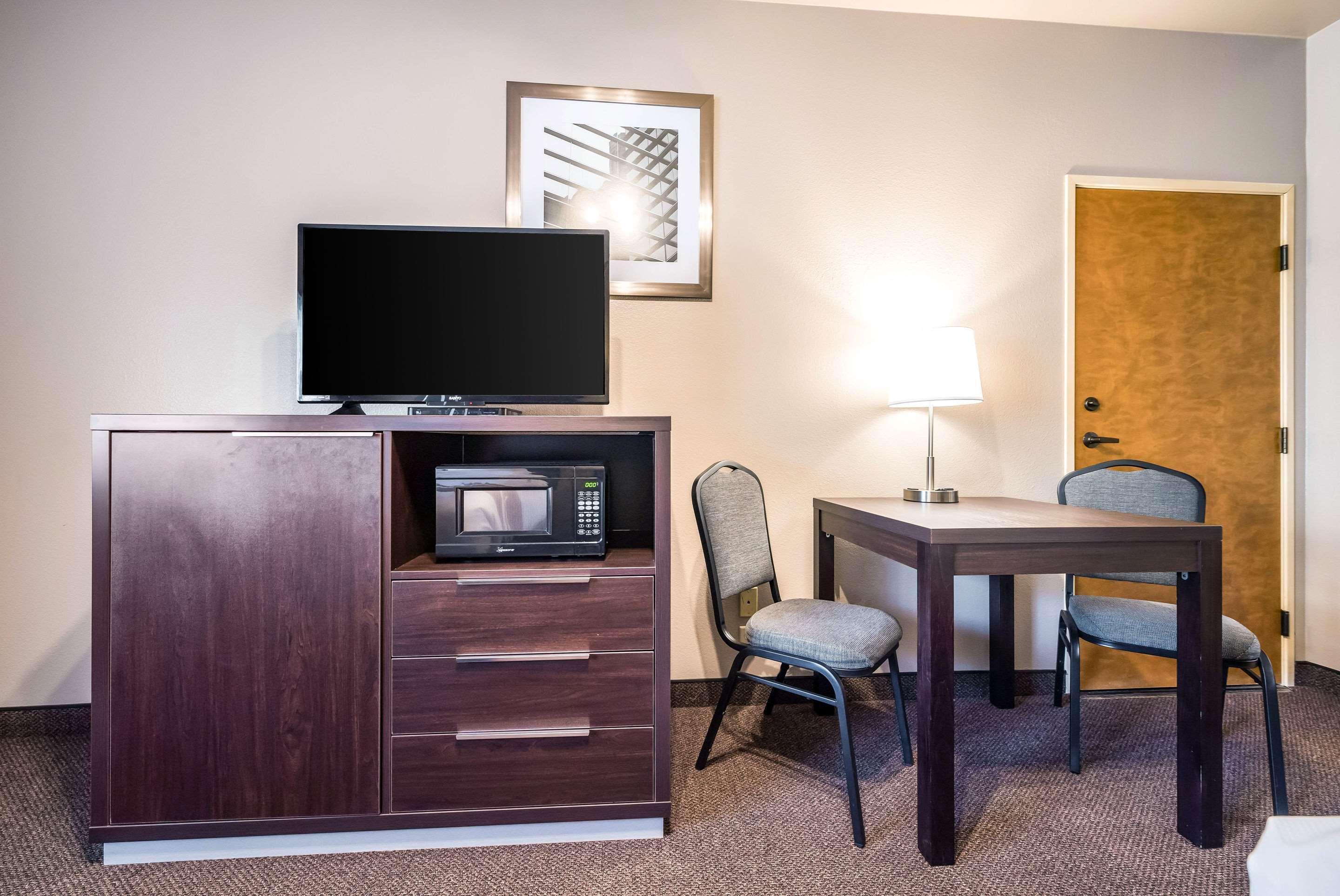 Quality Inn & Suites Bainbridge Island Екстериор снимка