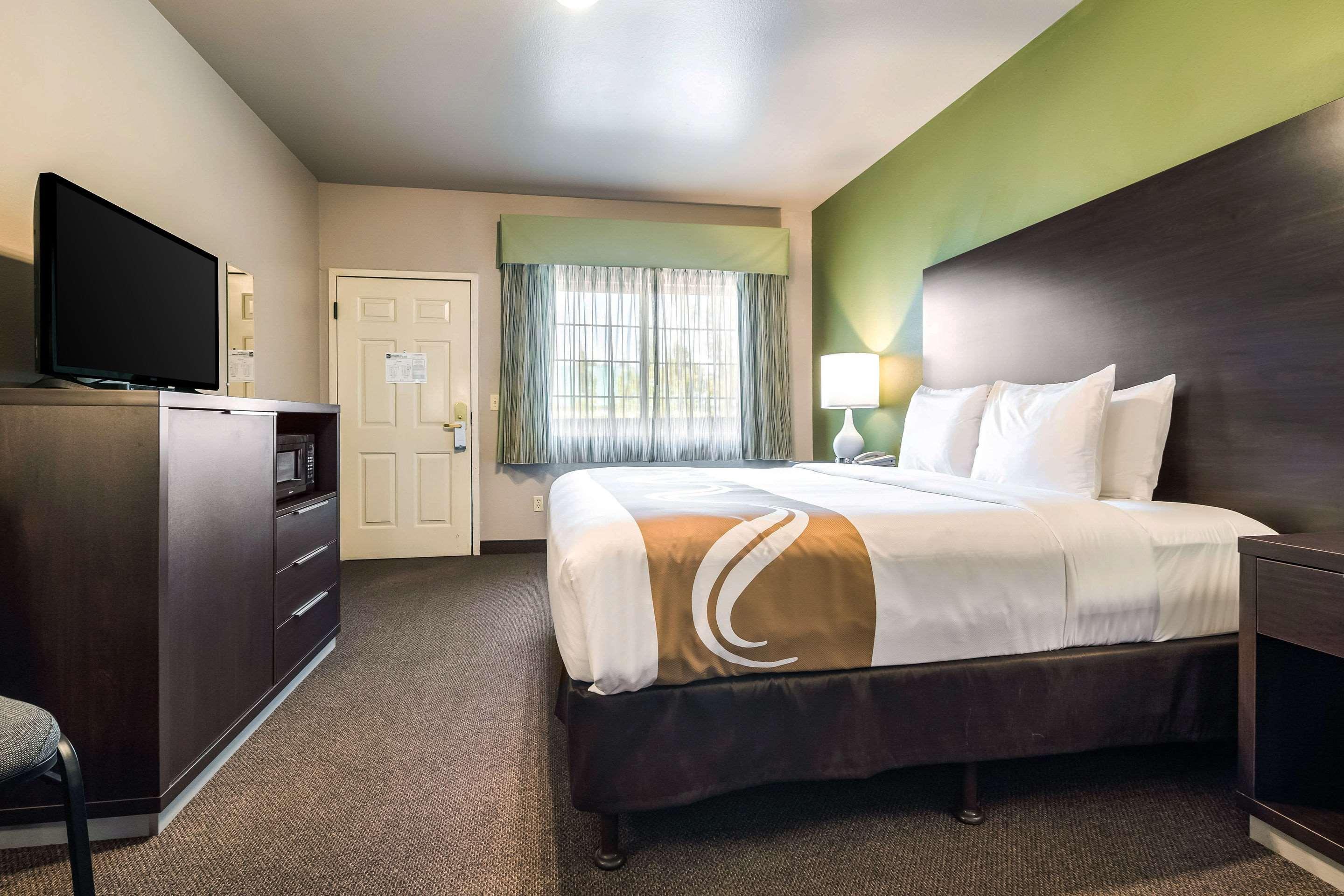 Quality Inn & Suites Bainbridge Island Екстериор снимка