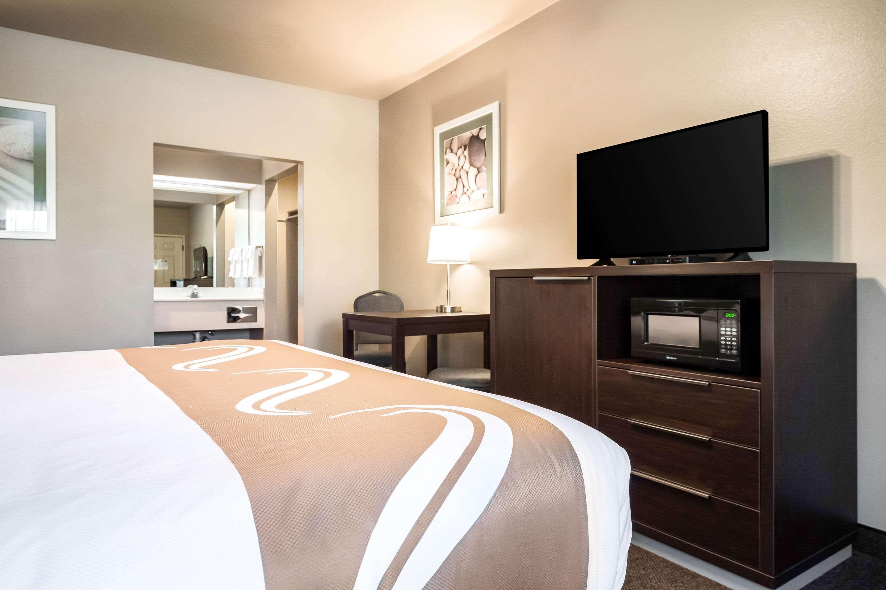 Quality Inn & Suites Bainbridge Island Екстериор снимка