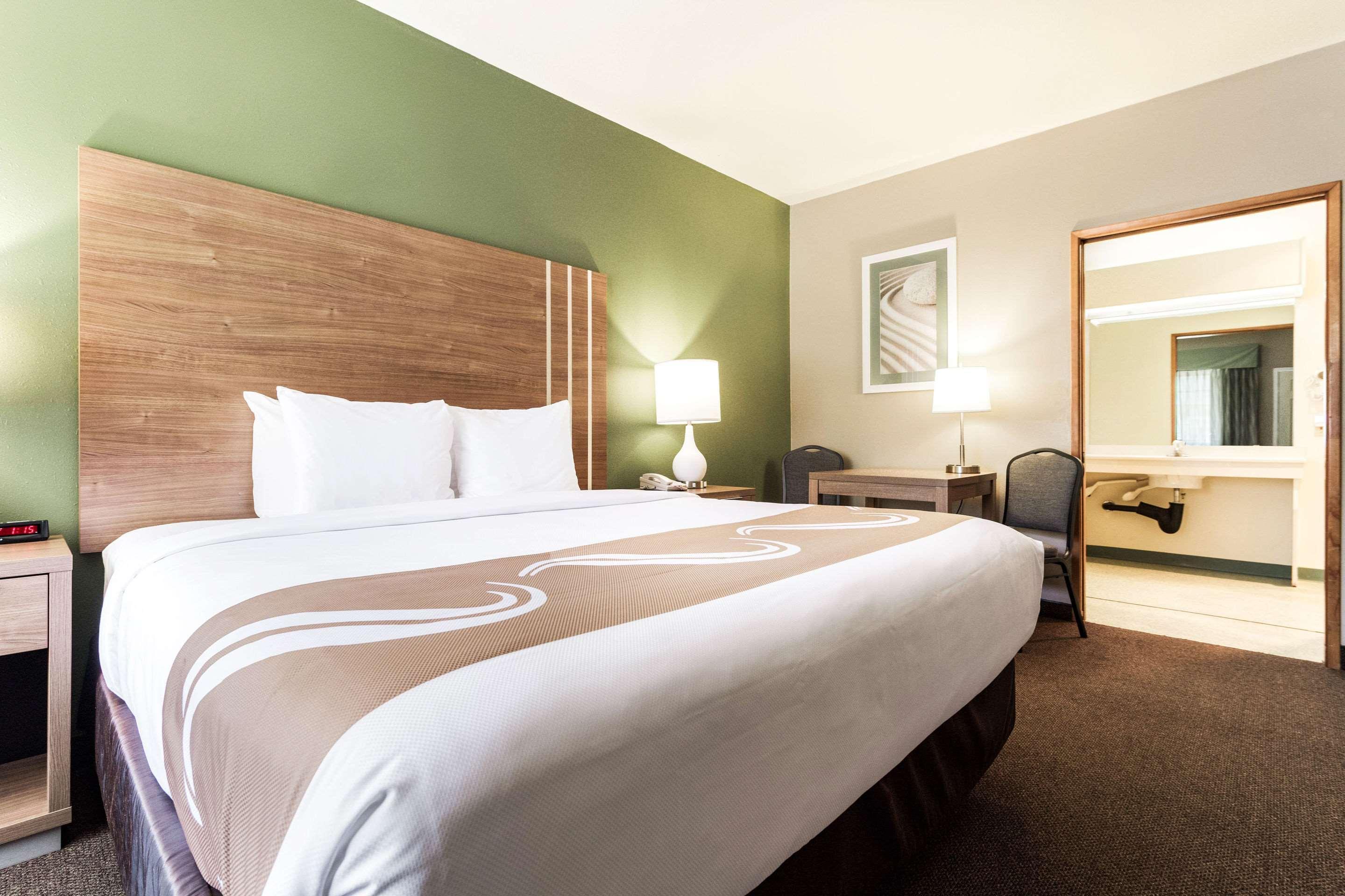 Quality Inn & Suites Bainbridge Island Екстериор снимка