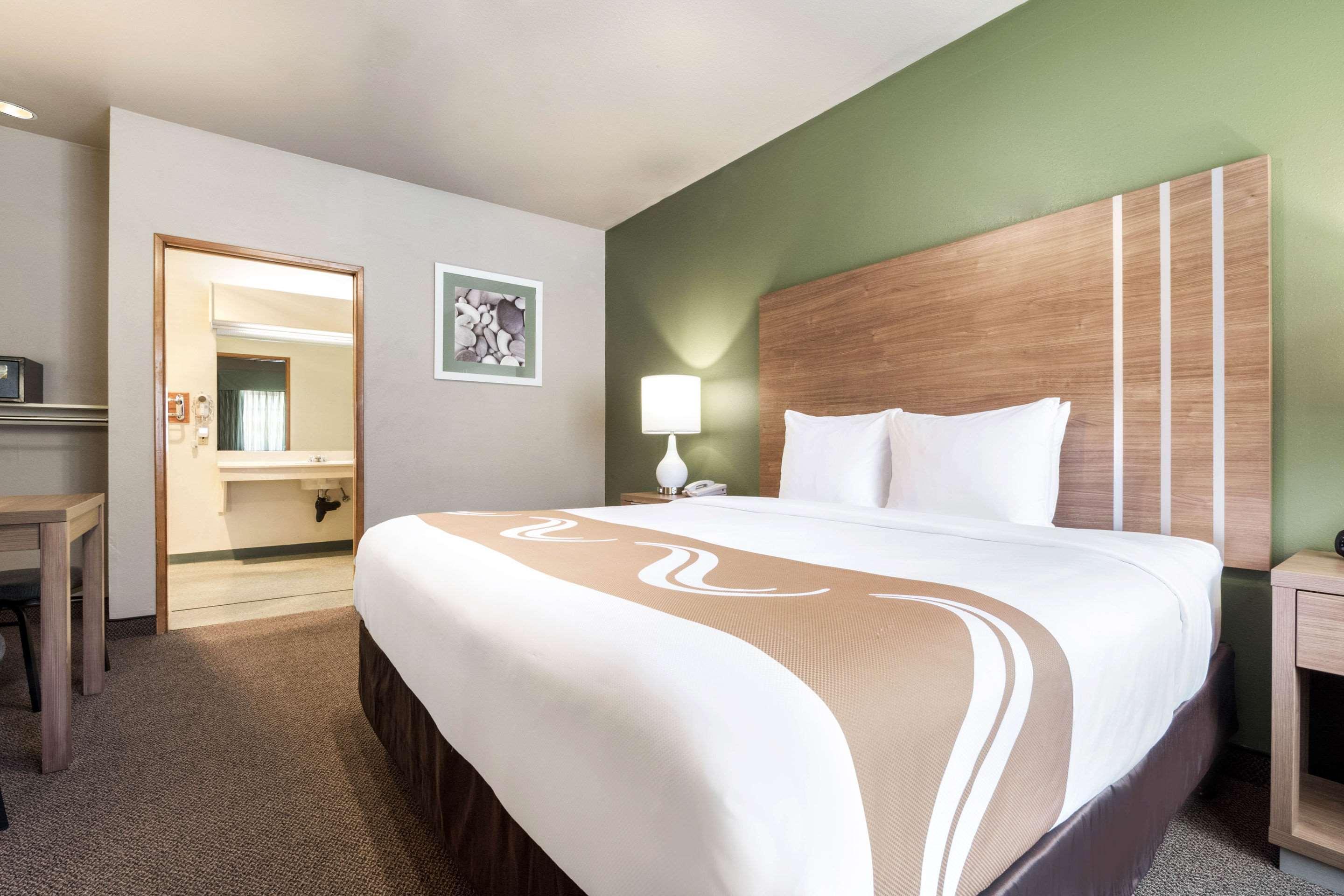 Quality Inn & Suites Bainbridge Island Екстериор снимка