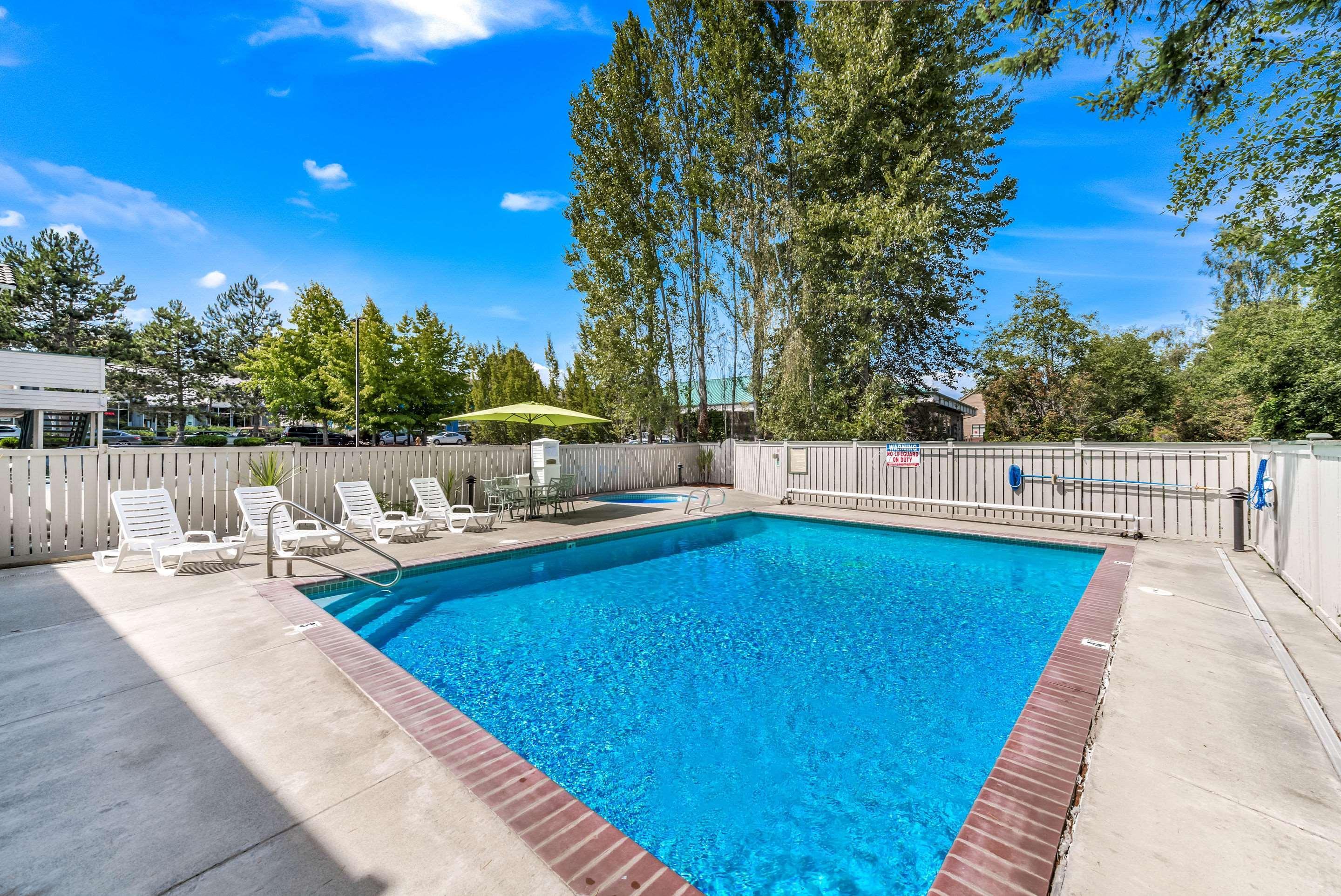 Quality Inn & Suites Bainbridge Island Екстериор снимка