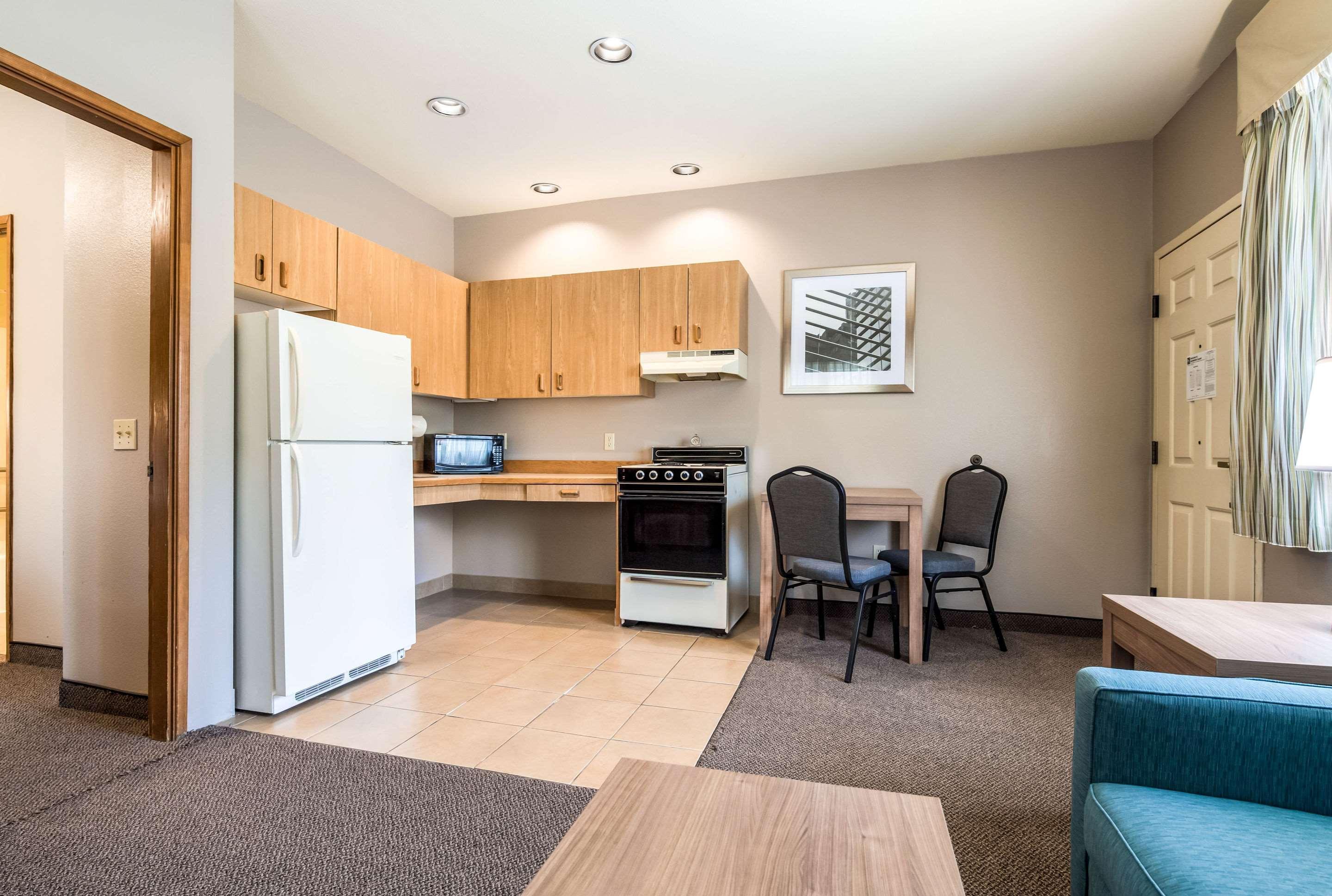 Quality Inn & Suites Bainbridge Island Екстериор снимка