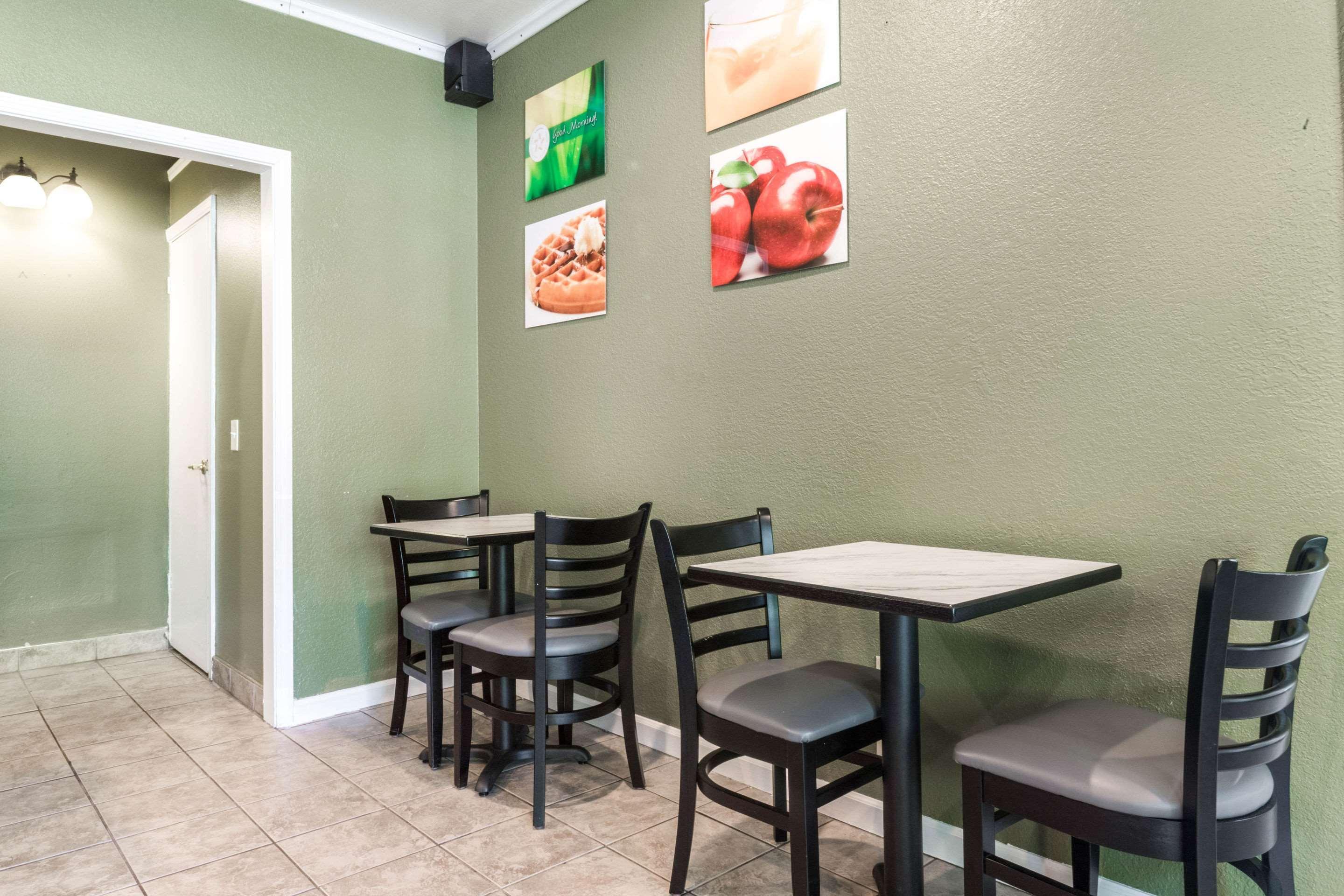 Quality Inn & Suites Bainbridge Island Екстериор снимка